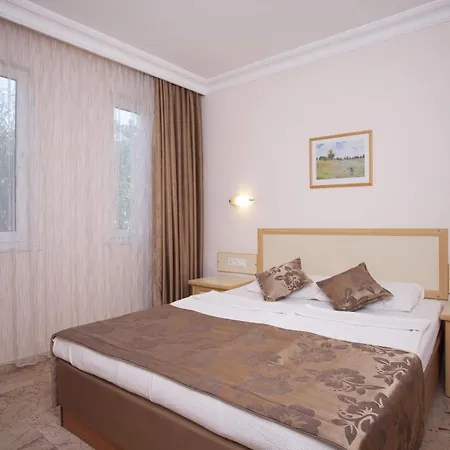 Szálloda Club Paradiso 5*