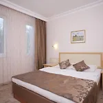 Szálloda Club Paradiso 5*